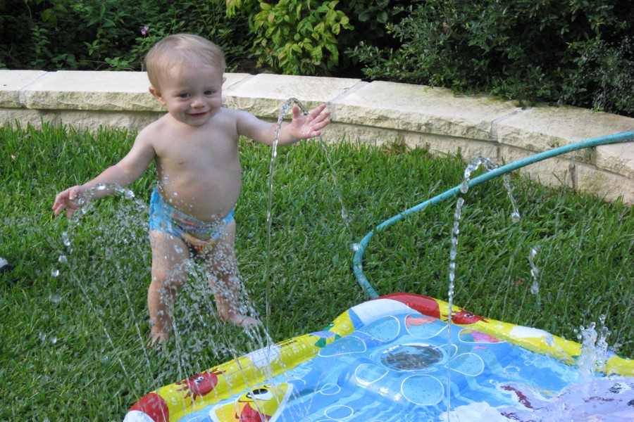 ../image/day 1 sprinkler fun with dean 17.jpg